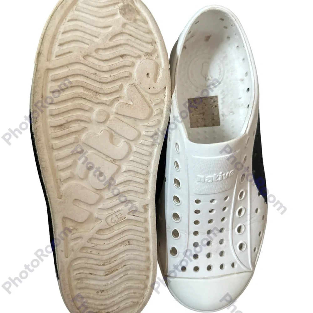 NATIVE Jefferson Circle Unisex Slip On Lightweight Eva Waterproof Shoes Size C13